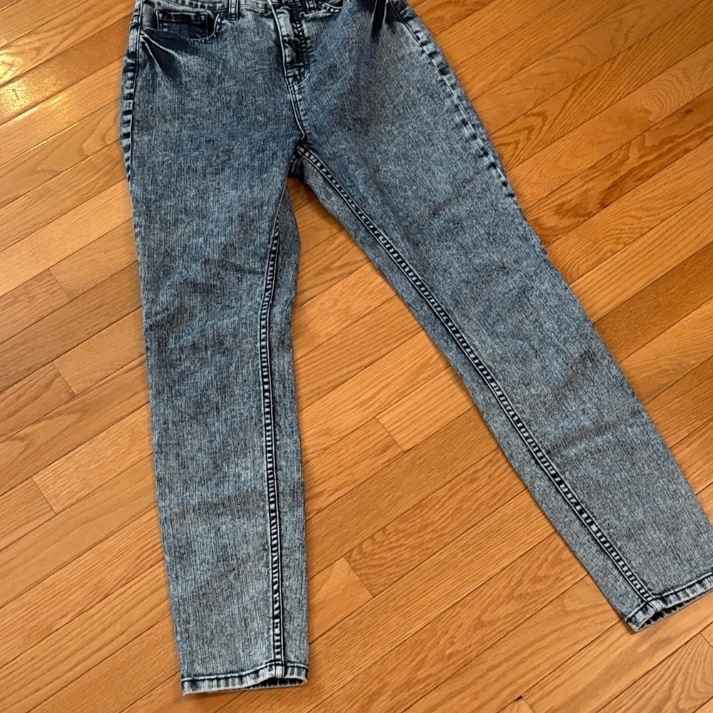 BDG Women's Acid Wash Skinny Jeans - Picture 5 of 8